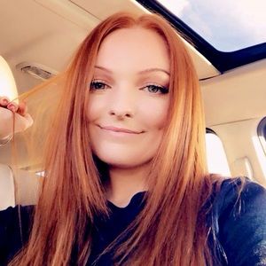 Hi, I’m Katie! Here to sell some unworn treasures and well quality items!